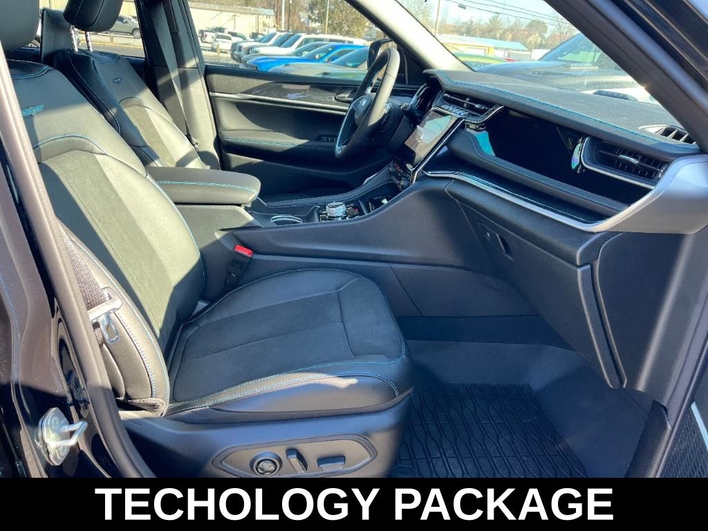 new 2024 Jeep Grand Cherokee car, priced at $56,990