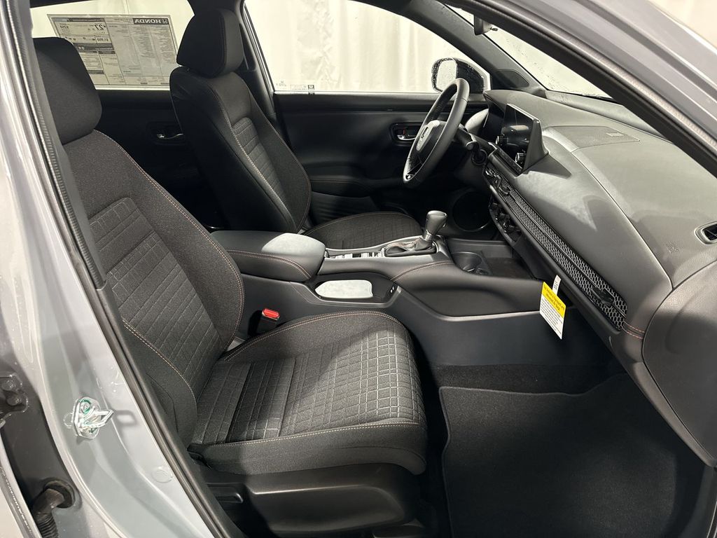 new 2025 Honda HR-V car, priced at $30,850