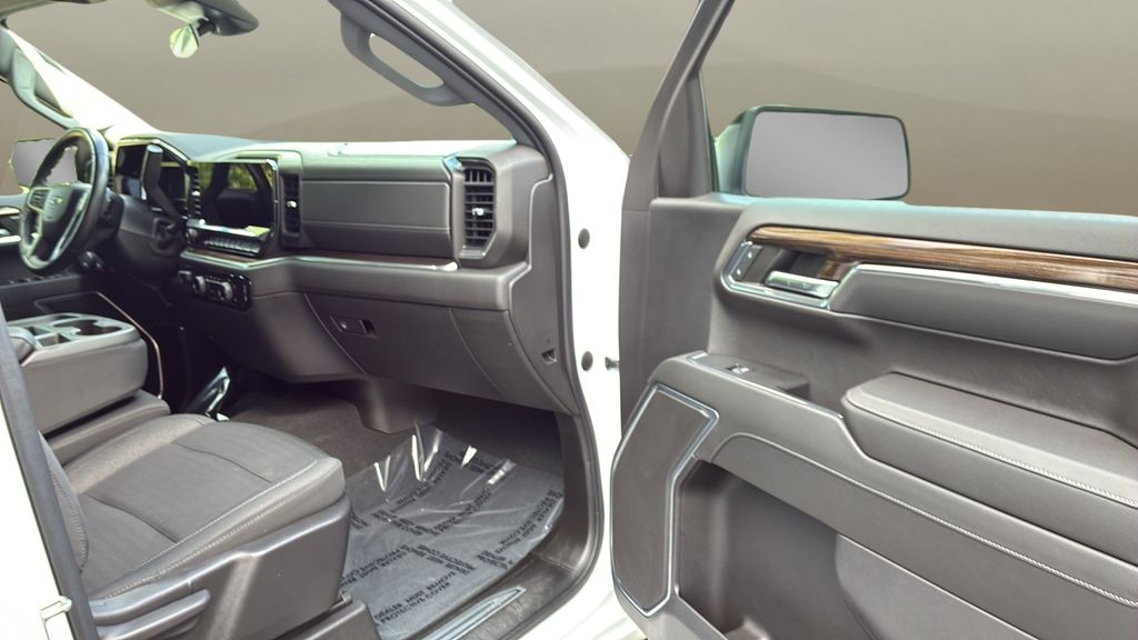 used 2022 Chevrolet Silverado 1500 car, priced at $40,400