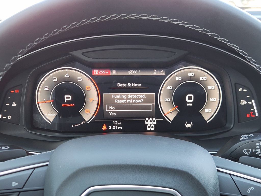 new 2025 Audi Q7 car, priced at $77,010