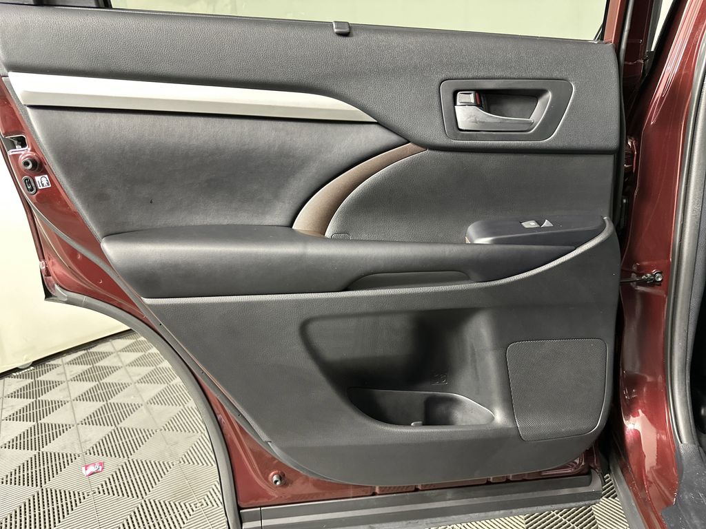 used 2019 Toyota Highlander car, priced at $29,750