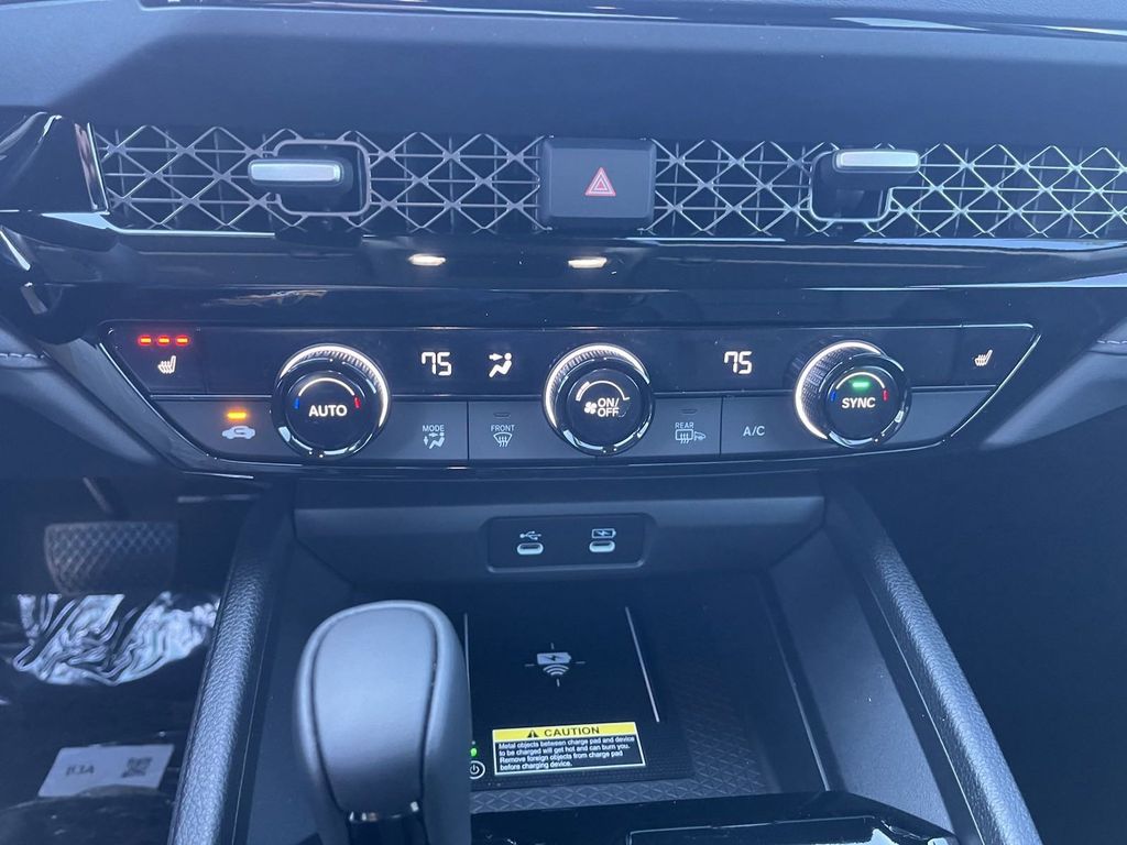 new 2025 Honda Accord Hybrid car, priced at $34,123