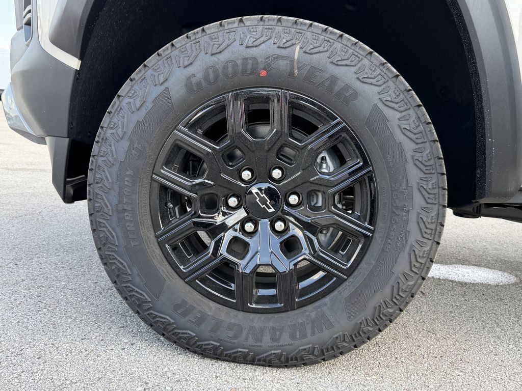 new 2026 Chevrolet Colorado car, priced at $38,400