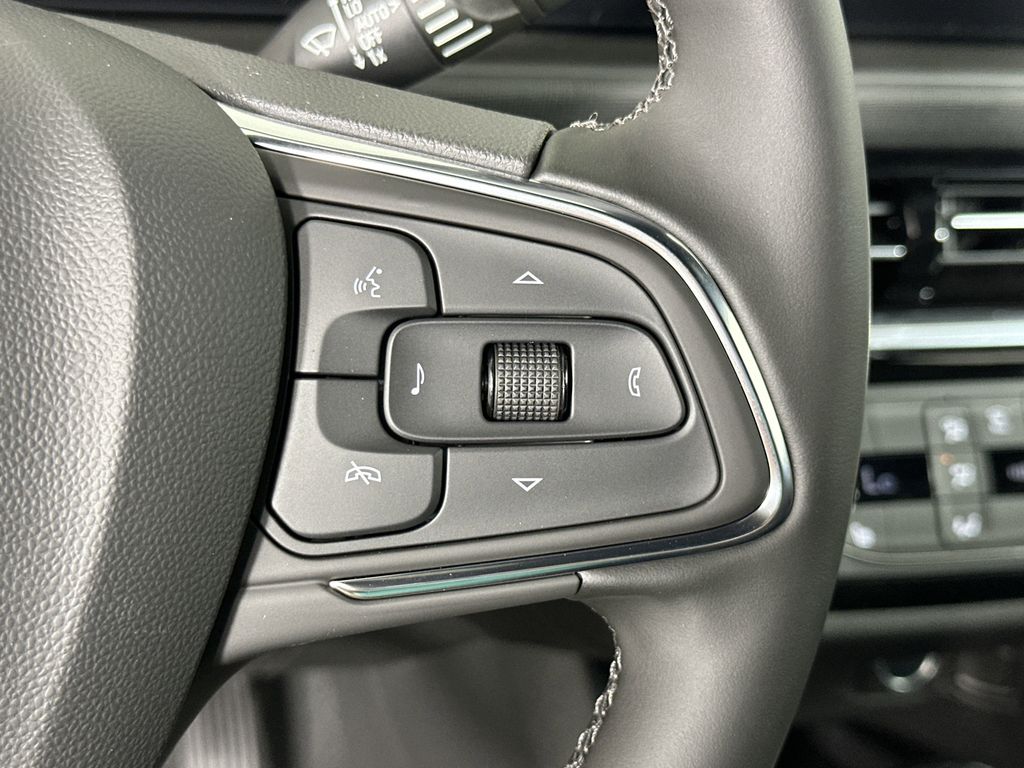 new 2025 Buick Envista car, priced at $29,075
