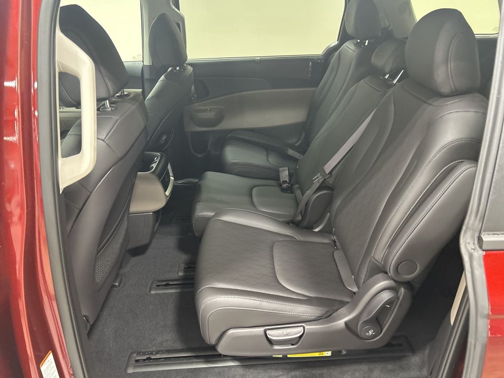 new 2026 Kia Carnival Hybrid car, priced at $43,094