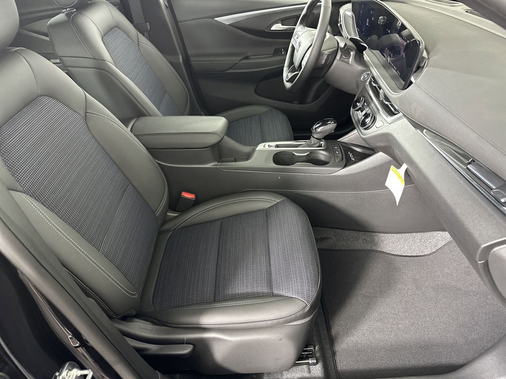 new 2025 Buick Envista car, priced at $27,375