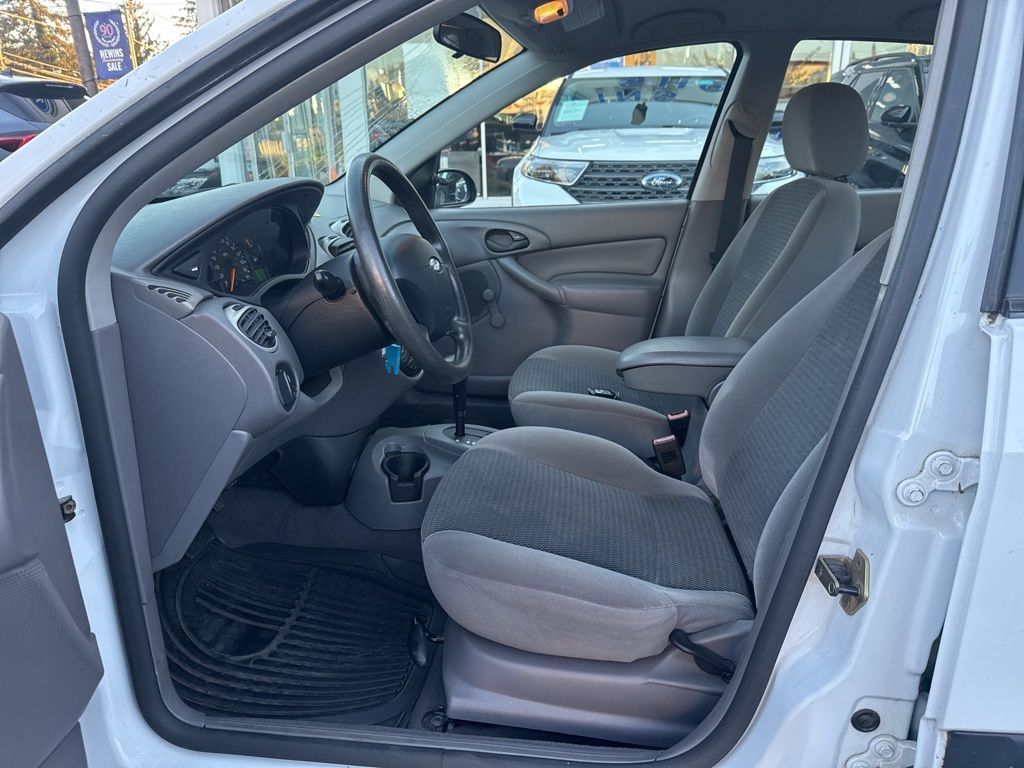 used 2003 Ford Focus car, priced at $5,900