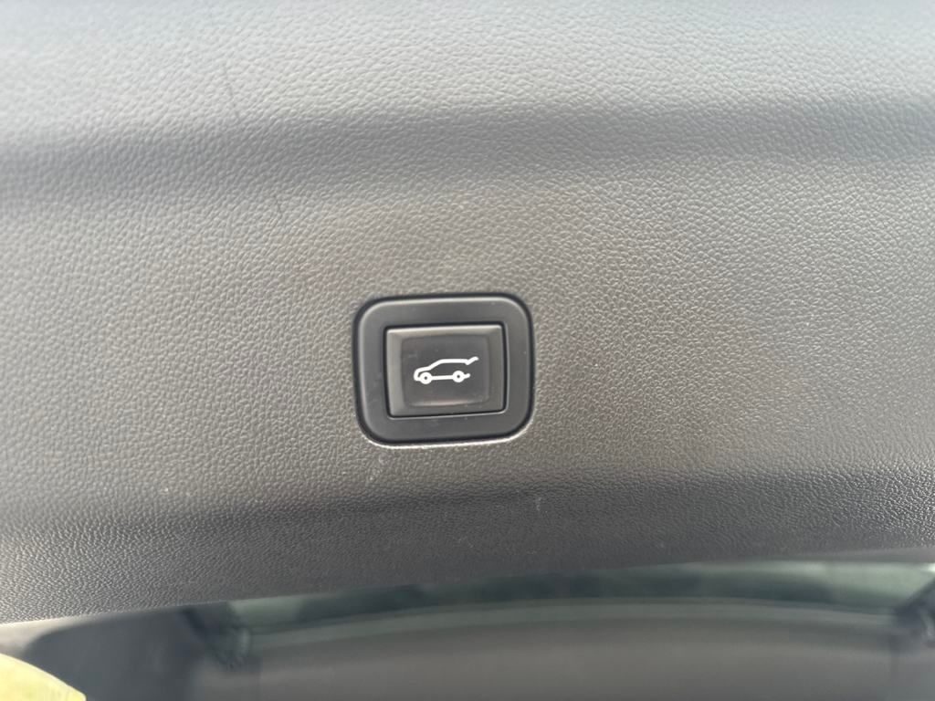 used 2023 GMC Yukon XL car, priced at $63,699