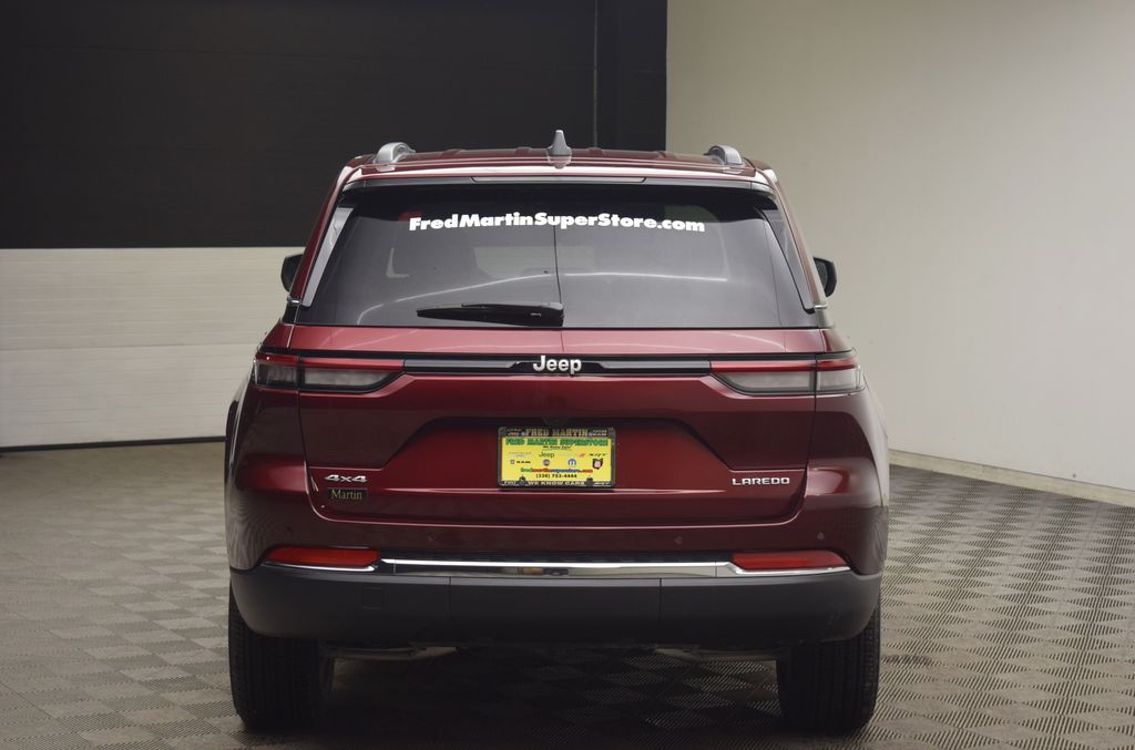 new 2025 Jeep Grand Cherokee car, priced at $40,288