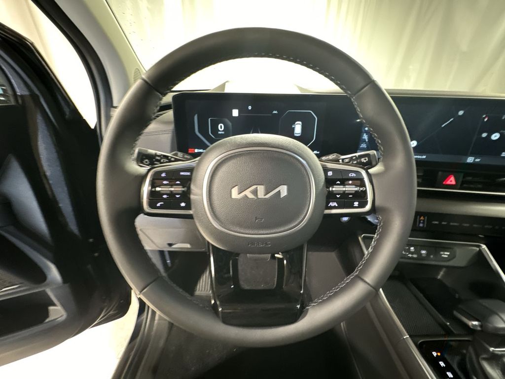 new 2025 Kia Carnival car, priced at $47,884