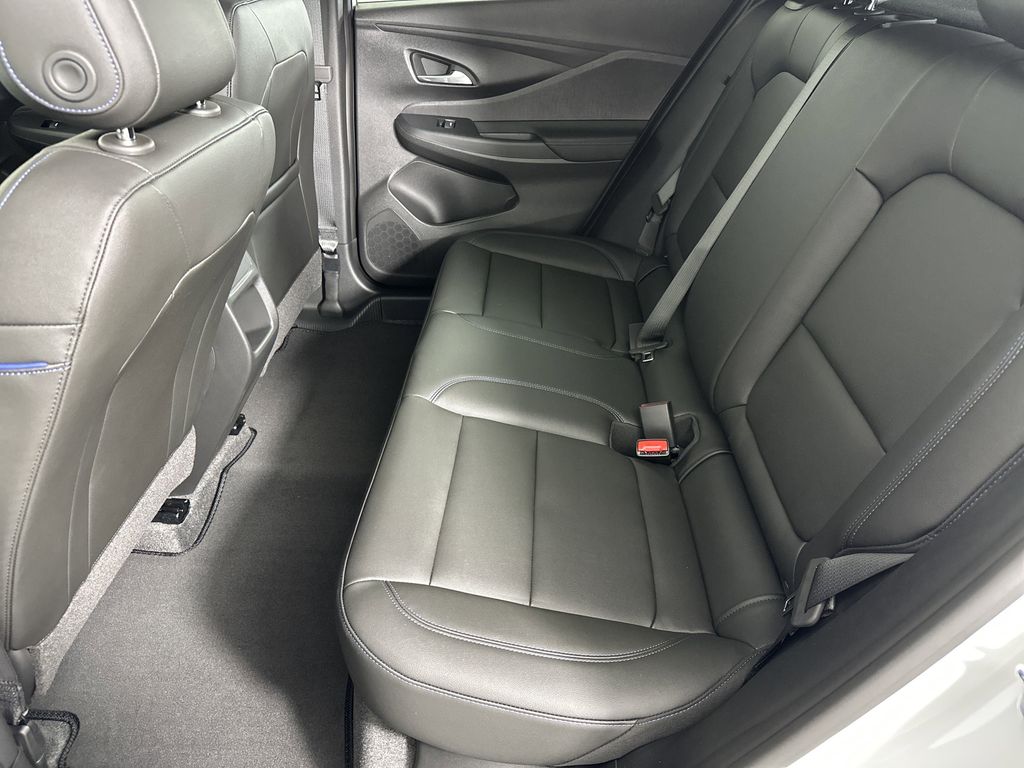 new 2025 Buick Envista car, priced at $29,075