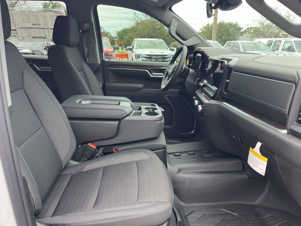 new 2025 GMC Sierra 1500 car, priced at $50,195