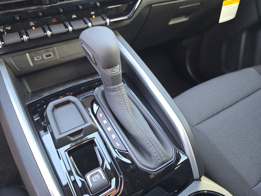 new 2026 Chevrolet Colorado car, priced at $28,800