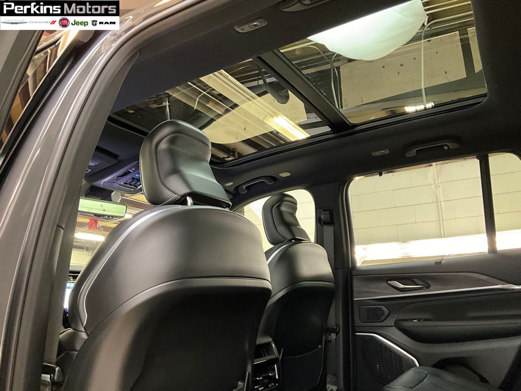 new 2025 Jeep Grand Cherokee car, priced at $59,841
