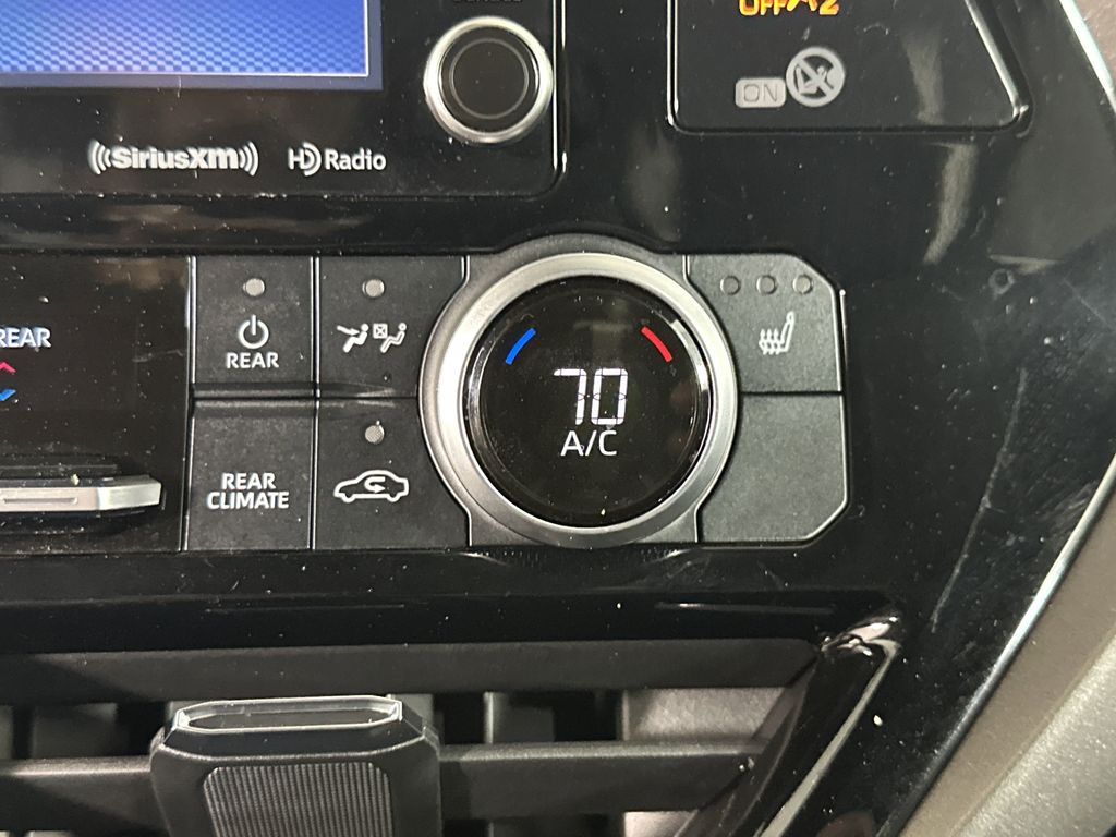 used 2022 Toyota Highlander car, priced at $34,711