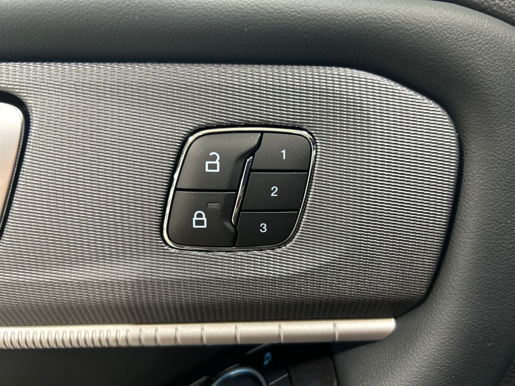 new 2025 Ford Explorer car, priced at $49,596