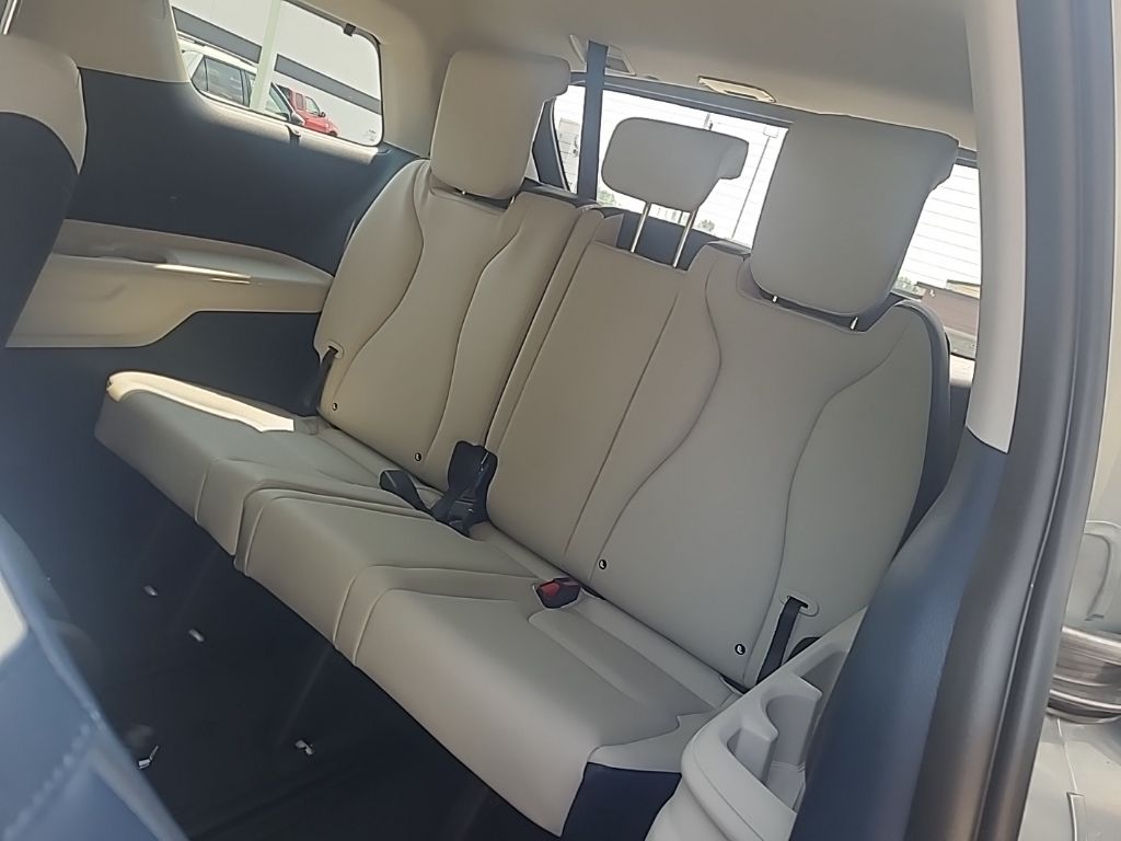 used 2025 Kia Carnival Hybrid car, priced at $42,844