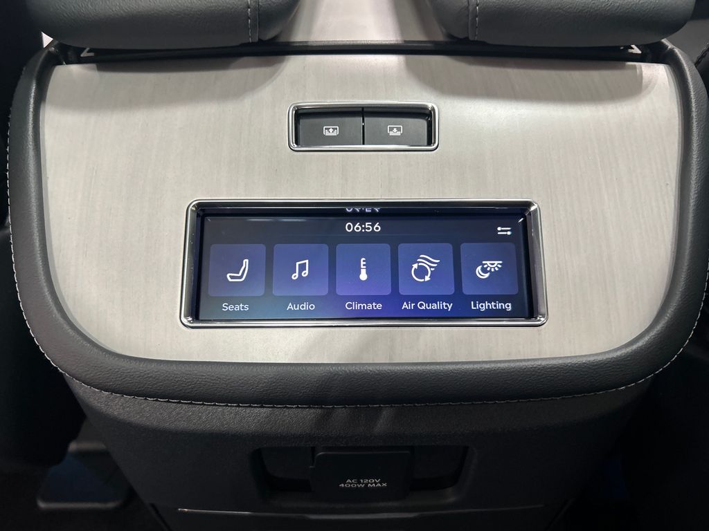 new 2025 Lincoln Navigator car, priced at $106,555