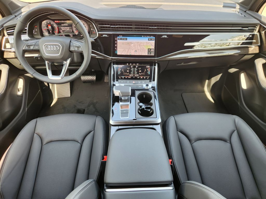 new 2025 Audi Q7 car, priced at $77,840
