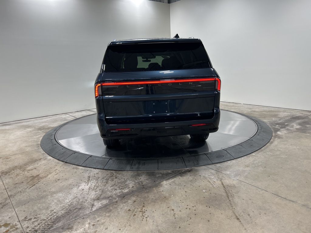 new 2025 Lincoln Navigator L car, priced at $104,685