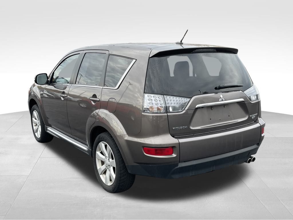 used 2013 Mitsubishi Outlander car, priced at $11,095