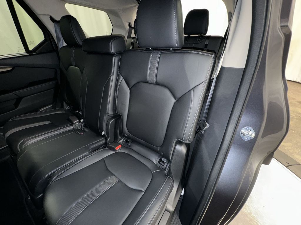 new 2025 Honda Pilot car, priced at $47,050