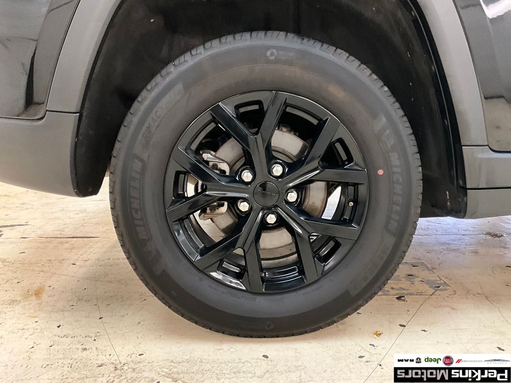 used 2024 Jeep Grand Cherokee car, priced at $36,958