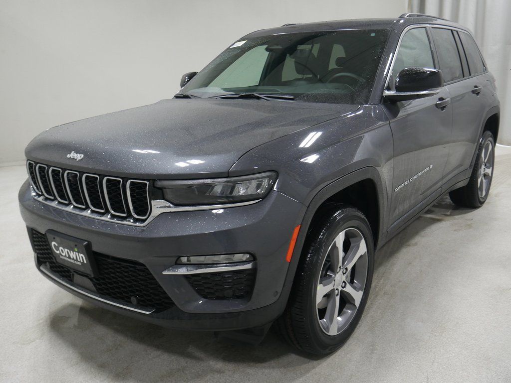 new 2024 Jeep Grand Cherokee car, priced at $48,272