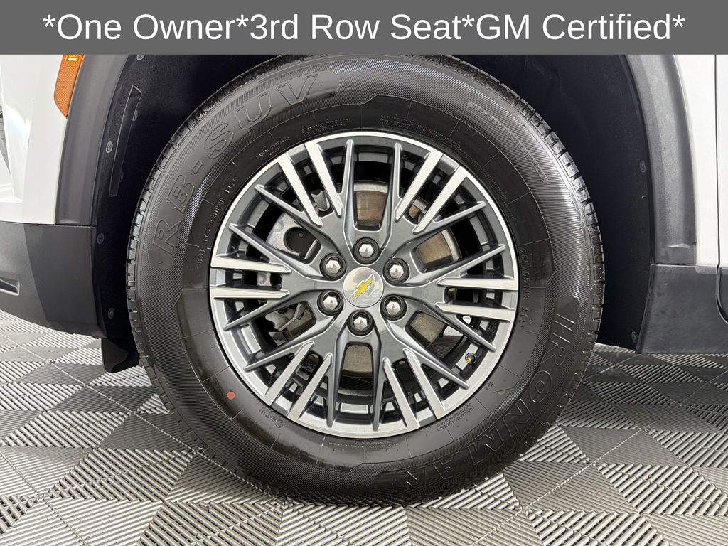 used 2024 Chevrolet Traverse car, priced at $33,333