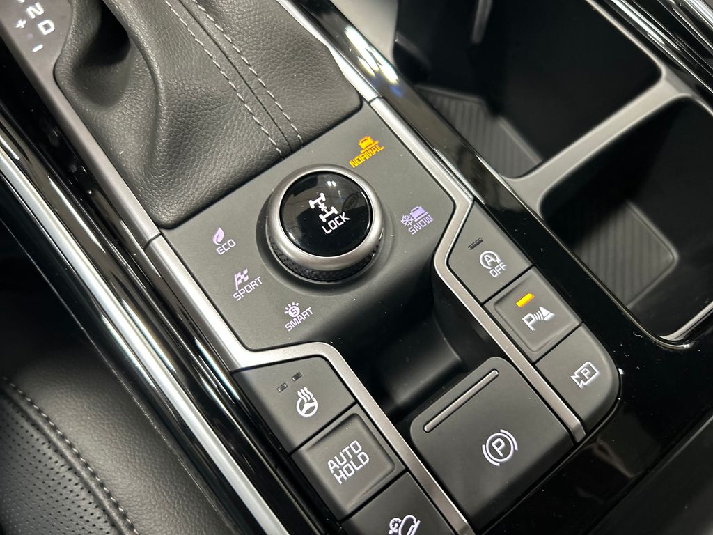 new 2025 Kia Sorento car, priced at $44,243