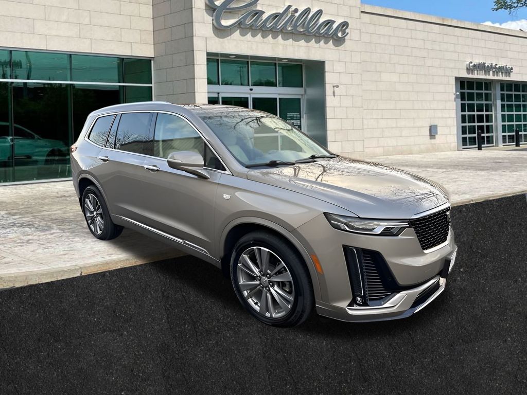 used 2022 Cadillac XT6 car, priced at $38,500