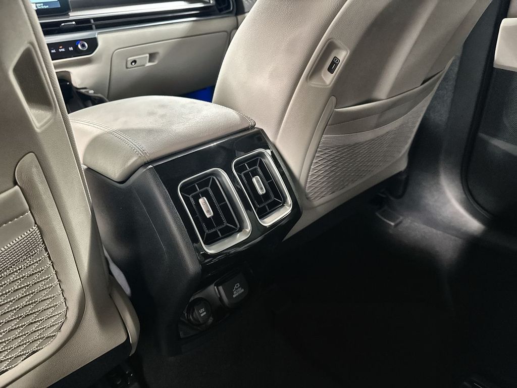 new 2025 Kia Sorento Hybrid car, priced at $47,223