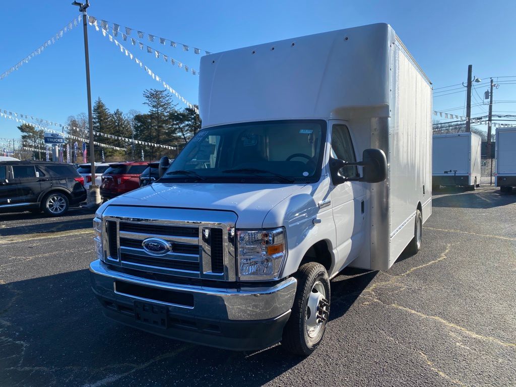 new 2023 Ford E-450SD car, priced at $66,301