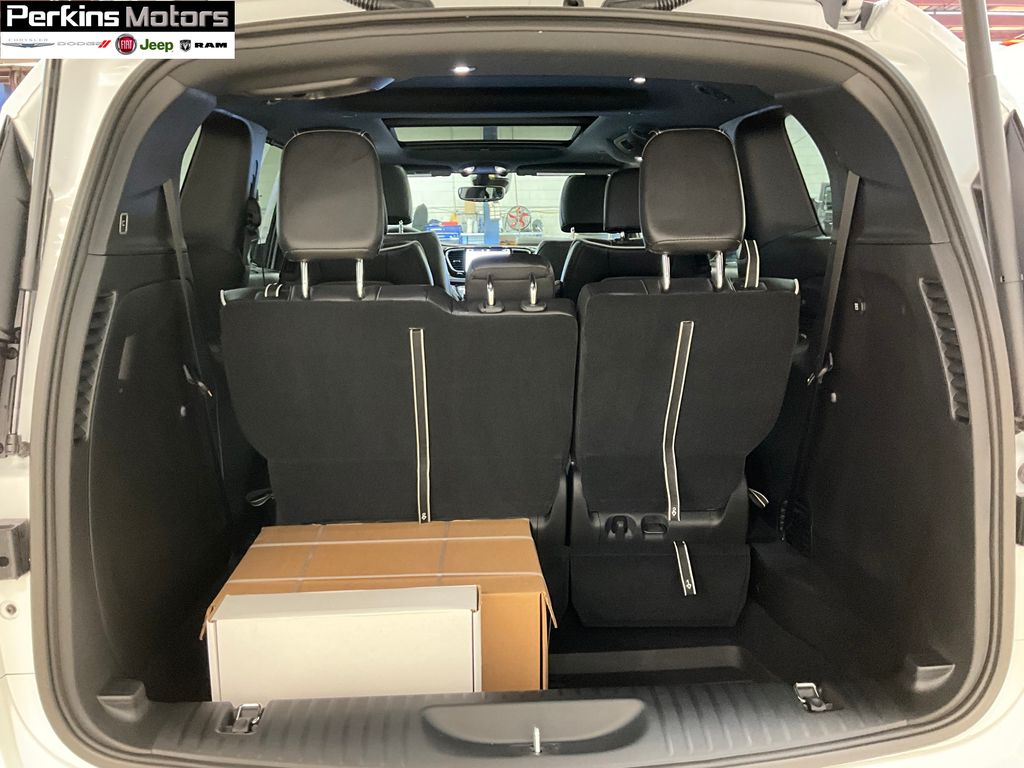 new 2025 Chrysler Pacifica car, priced at $47,352