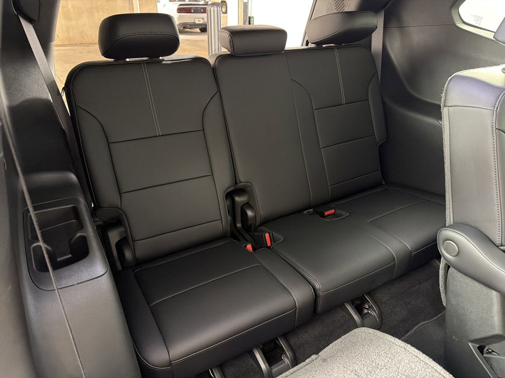 new 2025 GMC Acadia car, priced at $40,930