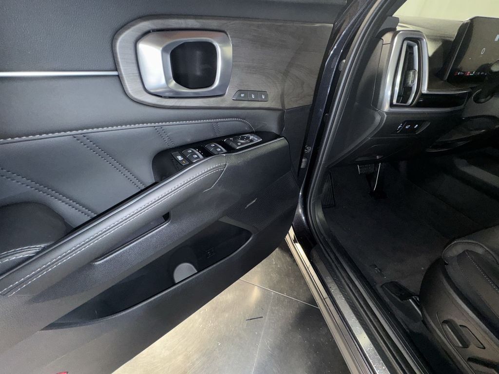new 2025 Kia Sorento car, priced at $45,735