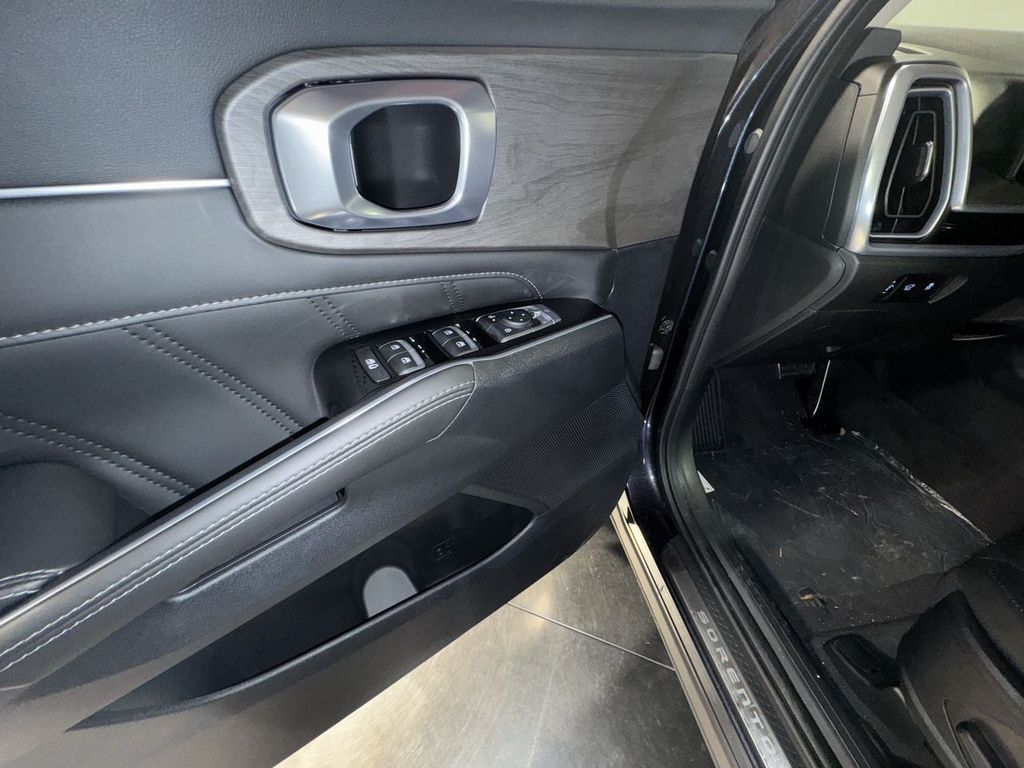 new 2025 Kia Sorento car, priced at $43,016