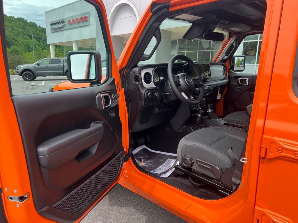 new 2025 Jeep Wrangler car, priced at $48,129