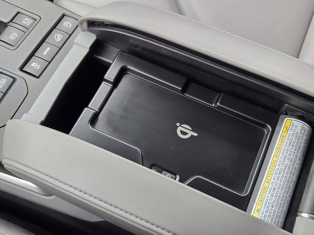 used 2022 Toyota Highlander car, priced at $35,572