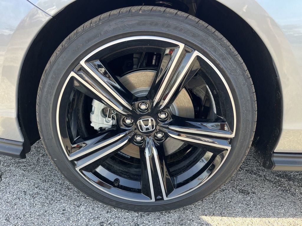 new 2025 Honda Accord Hybrid car, priced at $33,413