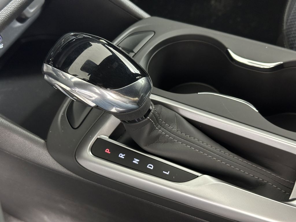 new 2025 Buick Envista car, priced at $26,185