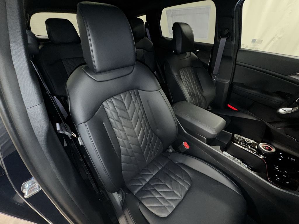 new 2025 Kia Sportage Plug-In Hybrid car, priced at $45,761