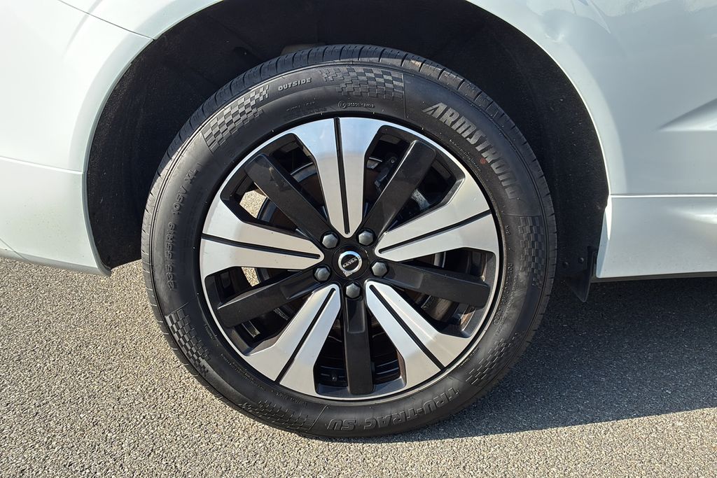 used 2023 Volvo XC60 Recharge Plug-In Hybrid car, priced at $36,400