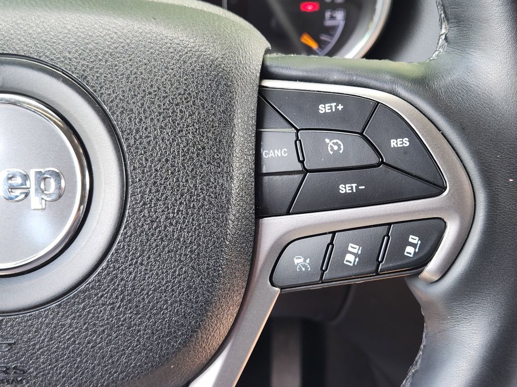 used 2018 Jeep Grand Cherokee car, priced at $13,392