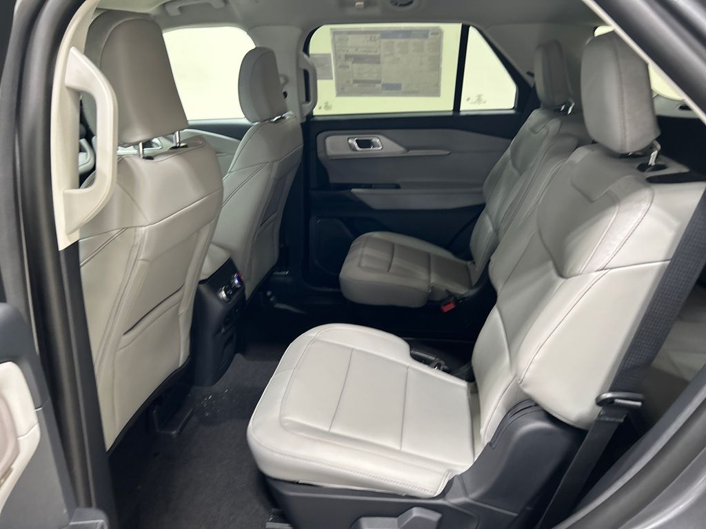 new 2025 Ford Explorer car, priced at $45,826
