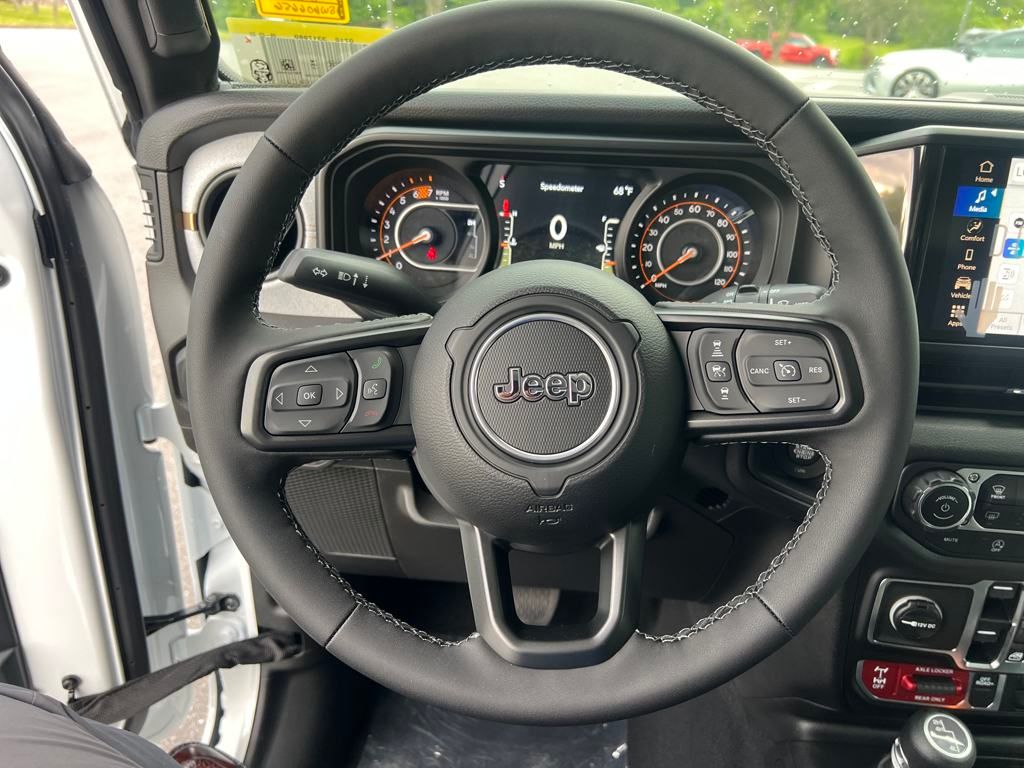 new 2025 Jeep Wrangler car, priced at $45,868