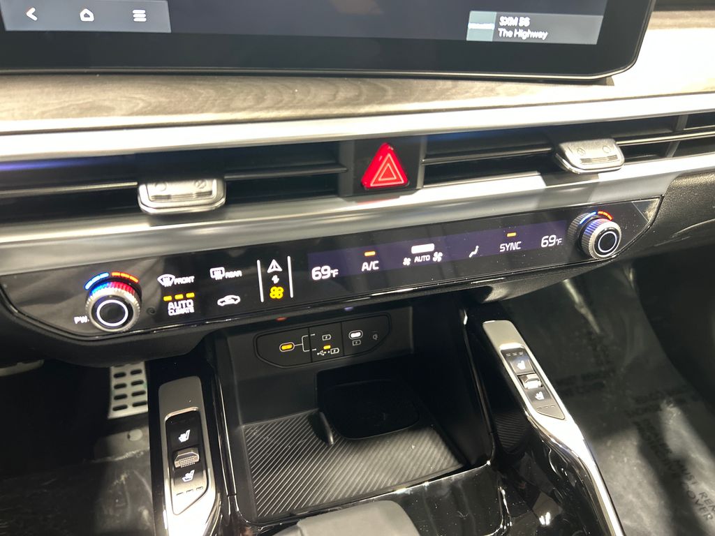 new 2025 Kia Sorento car, priced at $41,473