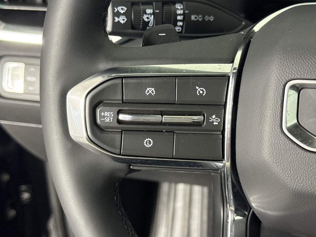 new 2025 GMC Acadia car, priced at $42,724