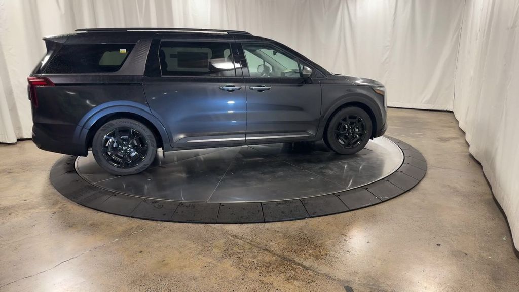 new 2025 Kia Carnival car, priced at $47,884