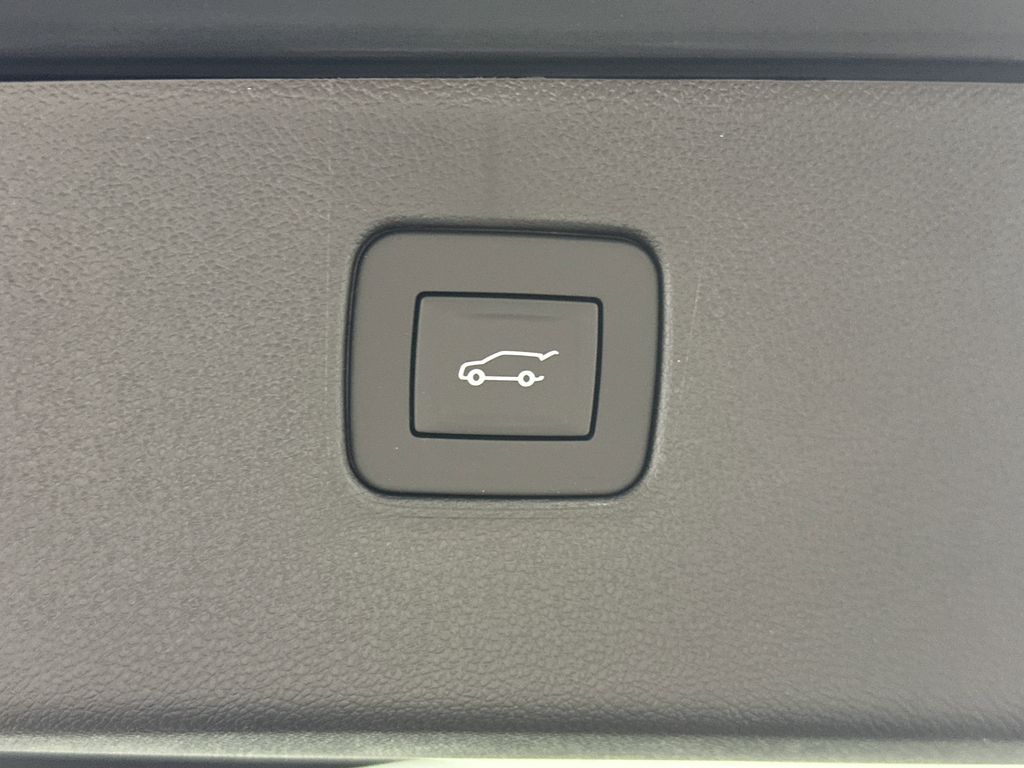 new 2025 Buick Envista car, priced at $29,570